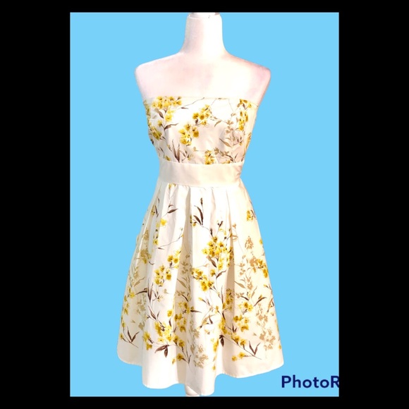Vintage Dresses & Skirts - Vintage A.P.N.Y. White Floral Tea Dress